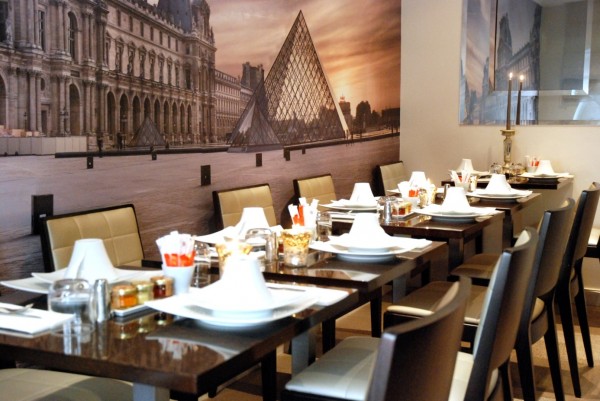 WALDORF DEAL SEEKER RATE - Breakfast Included !!